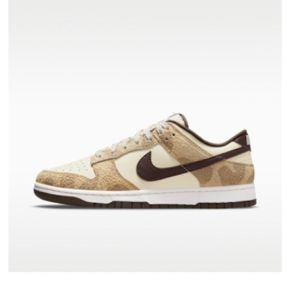 Nike Dunk Low Retro Sneakers